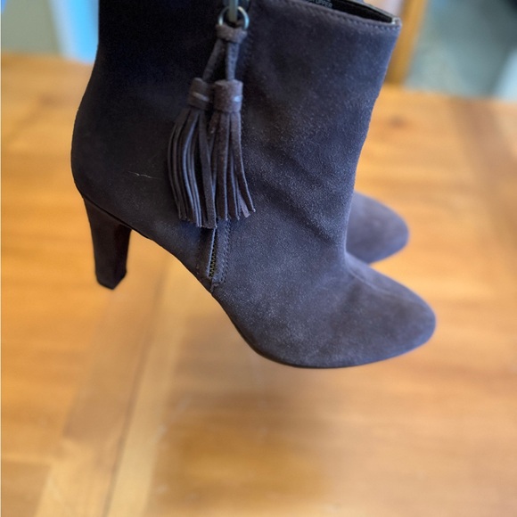 Elegant Anne Klein Ankle Boots "Caroline" 9M Brown Suede Tassel & Side Zip Chic - Picture 3 of 11